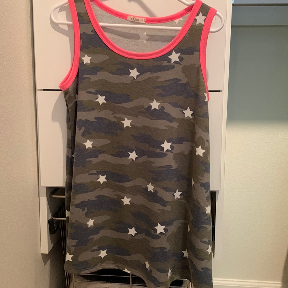 Pink Lily Camo Star Tank